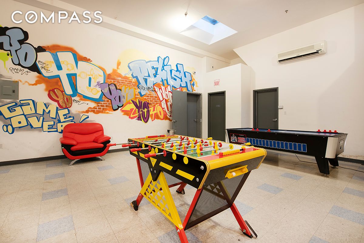 #18 photo, 94 Meserole Street, Williamsburg , NY 11206