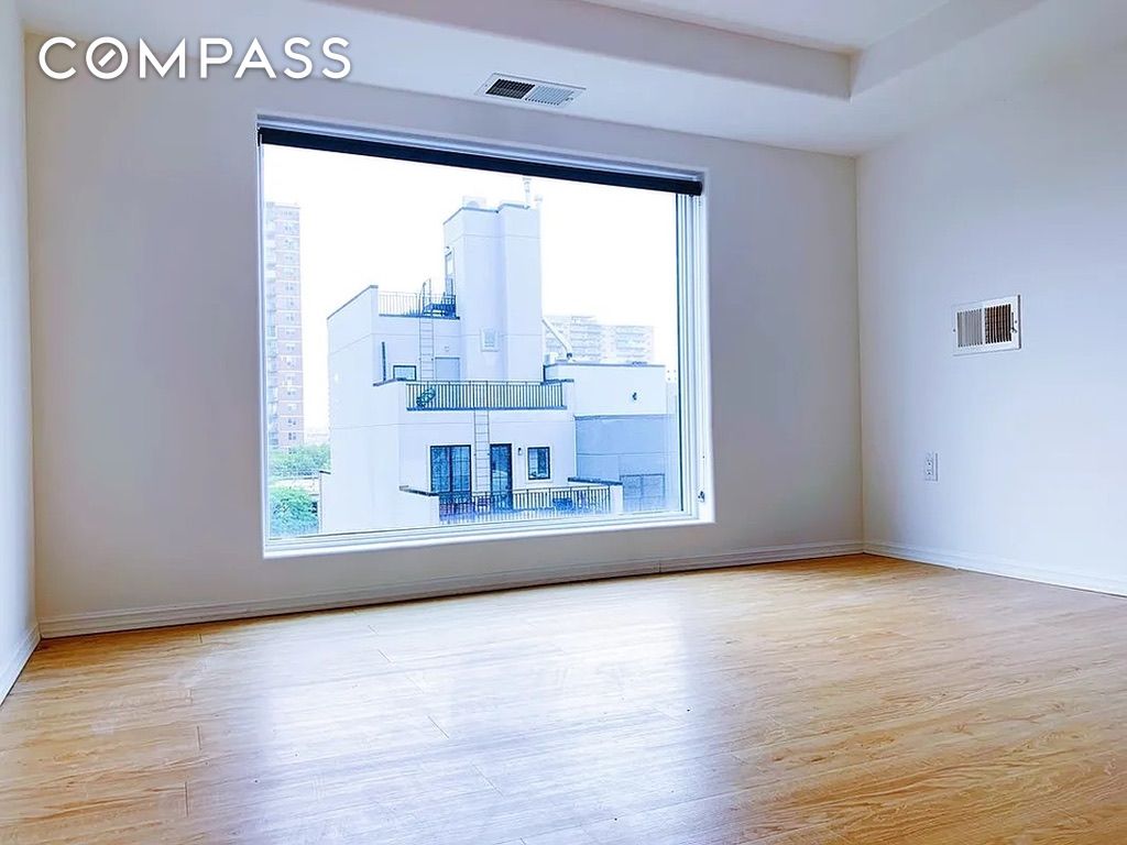 #8 photo, 94 Meserole Street, Williamsburg , NY 11206