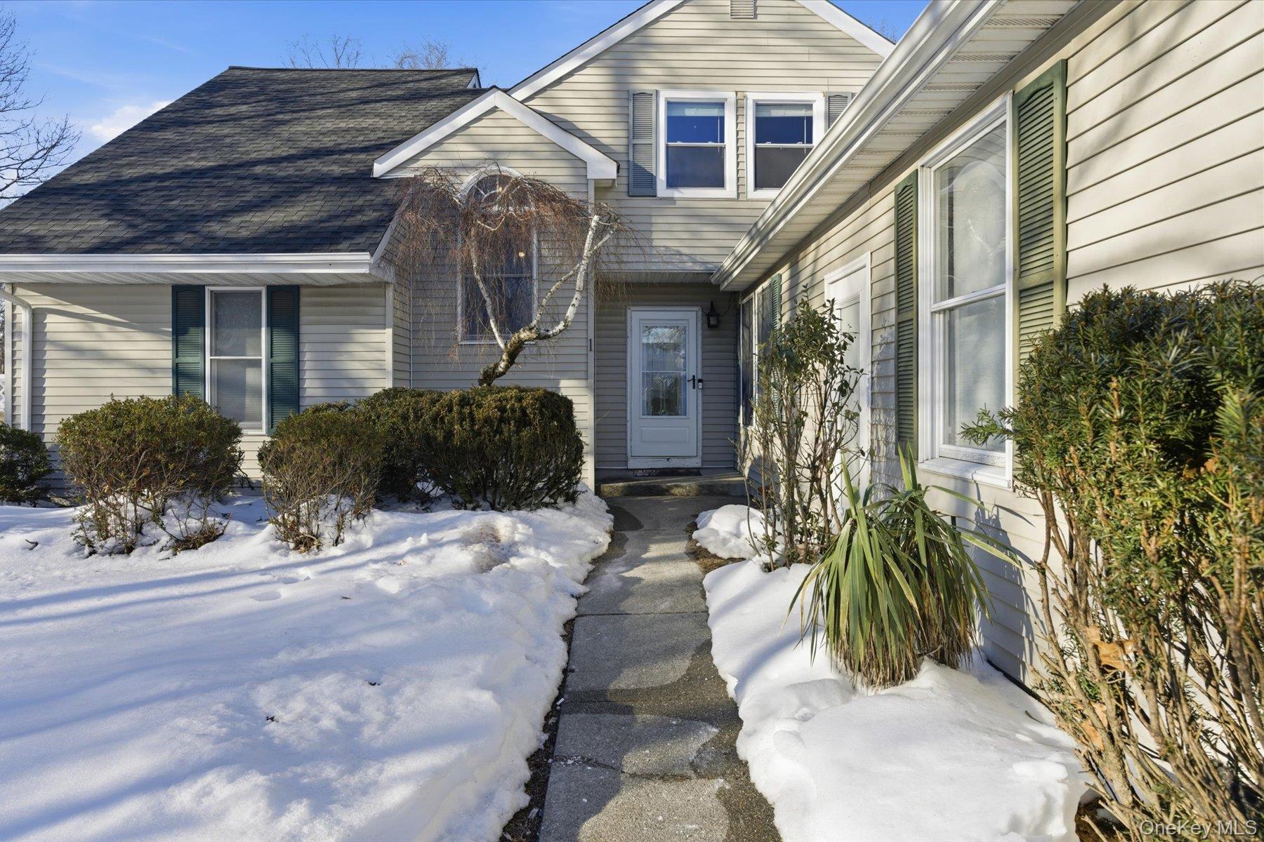 #2 photo, 1 Northumberland Drive, Shoreham , NY 11786