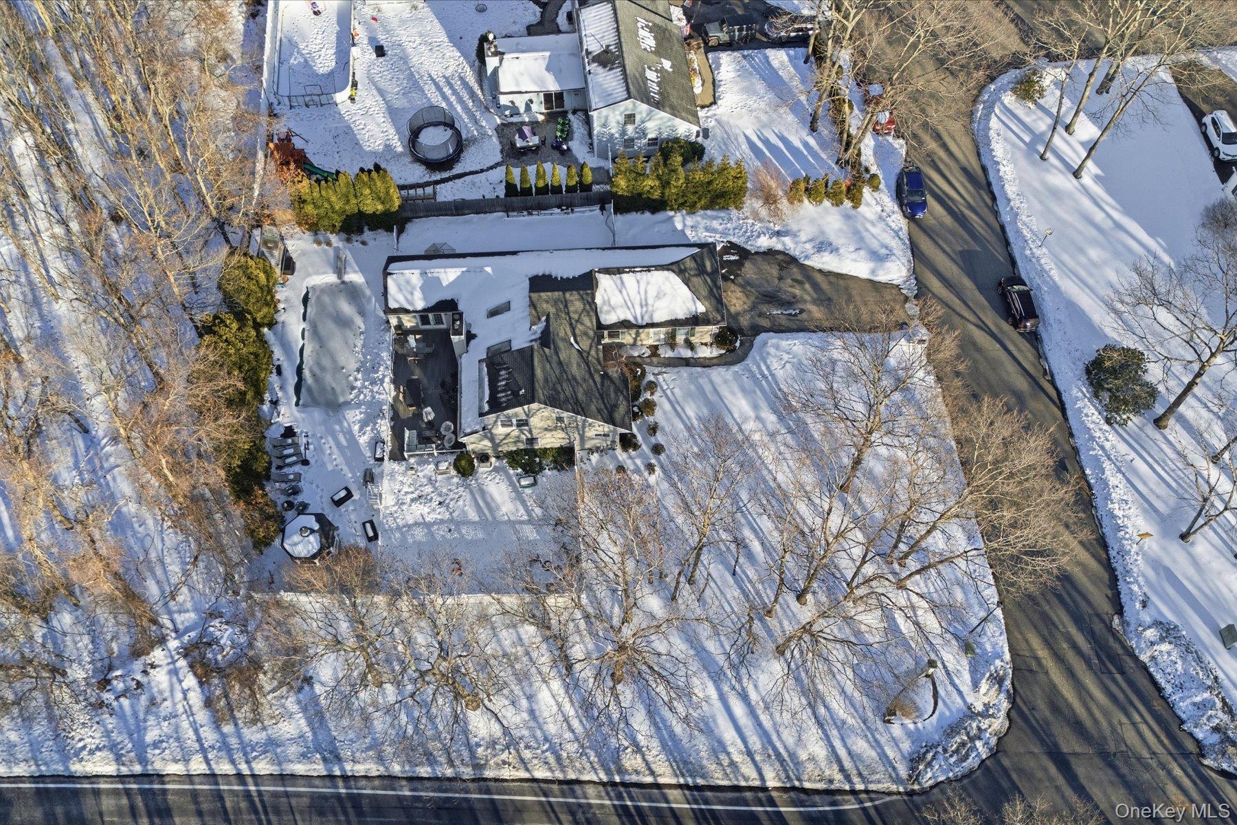 #3 photo, 1 Northumberland Drive, Shoreham , NY 11786