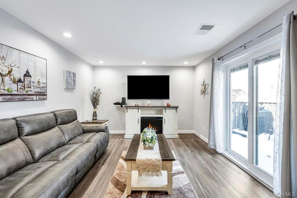 #9 photo, 114 Birchwood Road, Coram , NY 11727