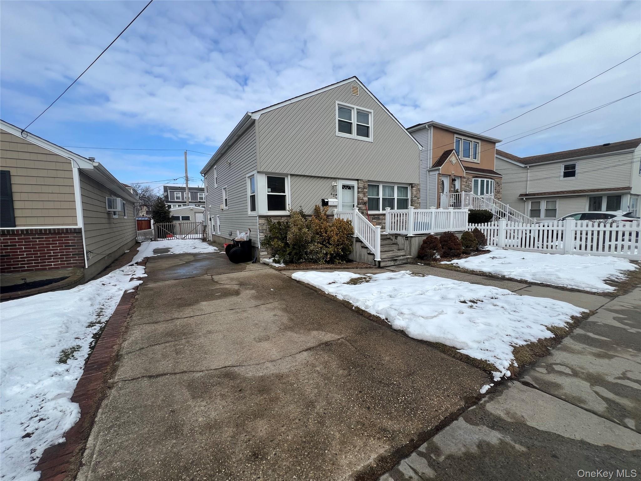 #1 photo, 62 Warwick Road, Island Park , NY 11558