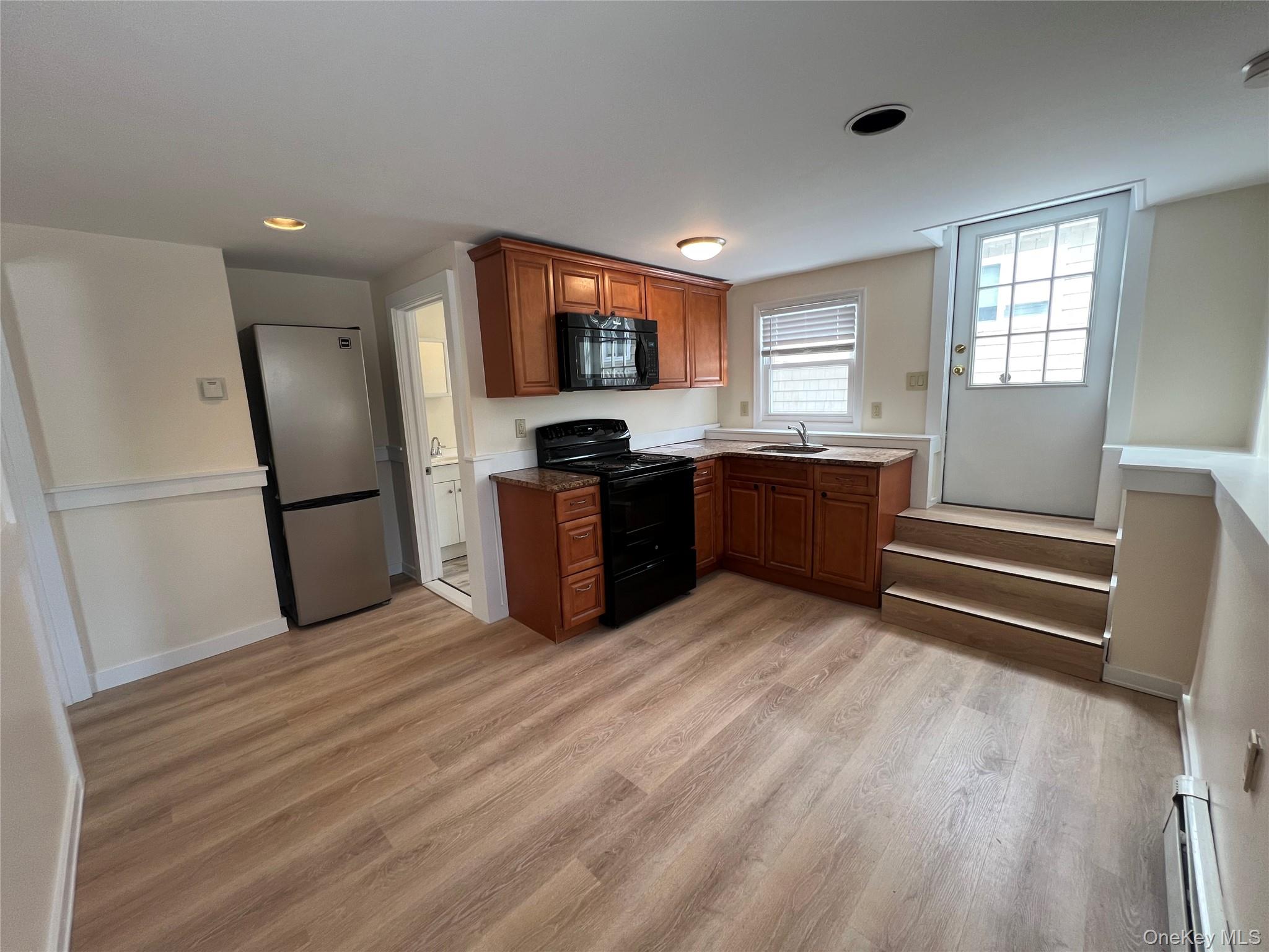 #5 photo, 62 Warwick Road, Island Park , NY 11558