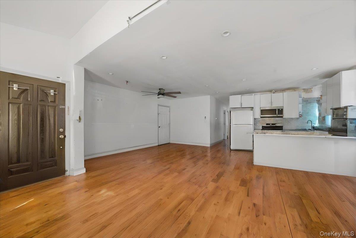 #13 photo, 11915 193rd Street, Saint Albans , NY 11412