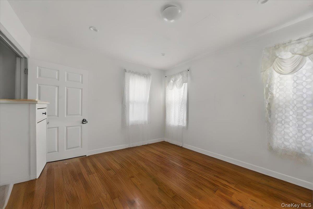 #16 photo, 11915 193rd Street, Saint Albans , NY 11412