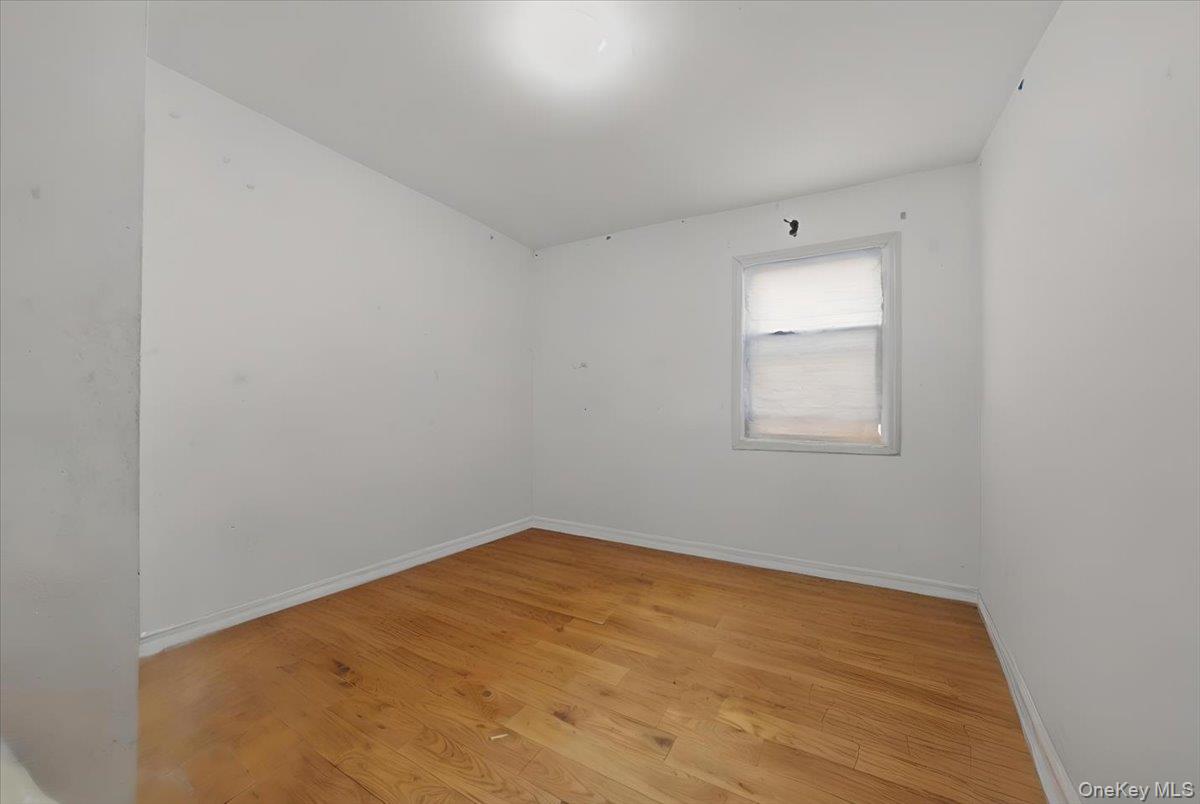 #17 photo, 11915 193rd Street, Saint Albans , NY 11412