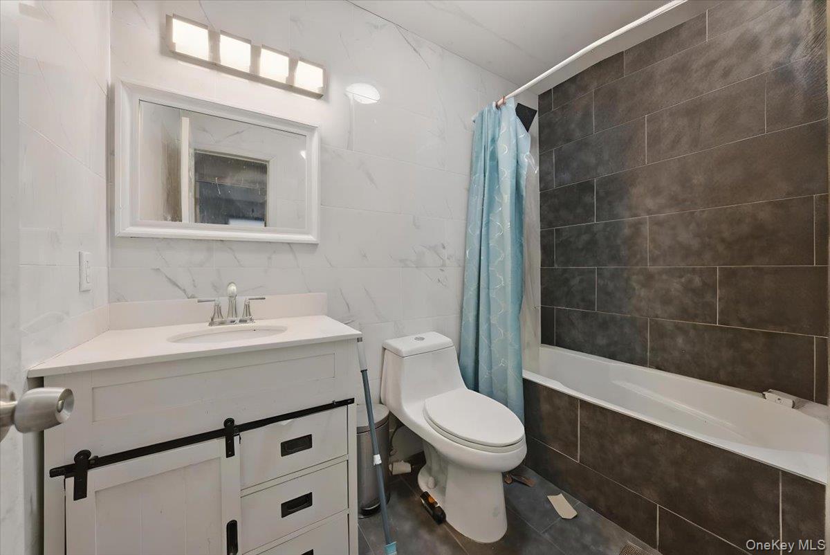 #19 photo, 11915 193rd Street, Saint Albans , NY 11412