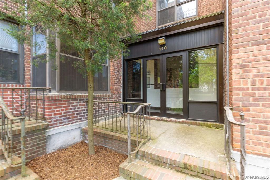 #2 photo, 150 S Middle Neck Road, Great Neck , NY 11021