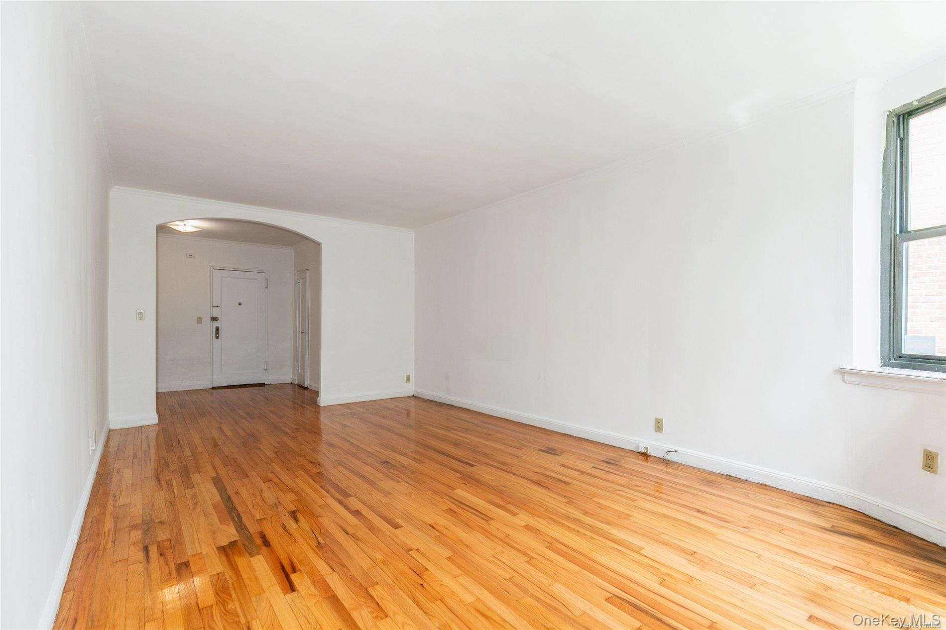 #7 photo, 150 S Middle Neck Road, Great Neck , NY 11021