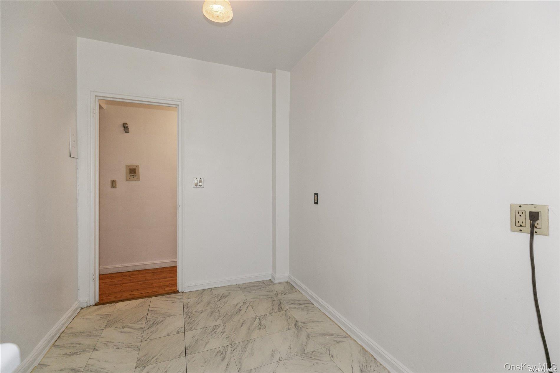 #9 photo, 150 S Middle Neck Road, Great Neck , NY 11021