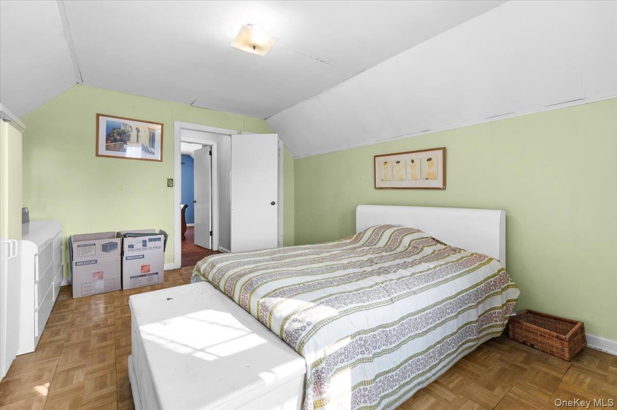 #18 photo, 33 McKee Street, Floral Park , NY 11001