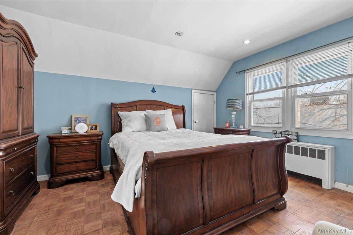 #19 photo, 33 McKee Street, Floral Park , NY 11001