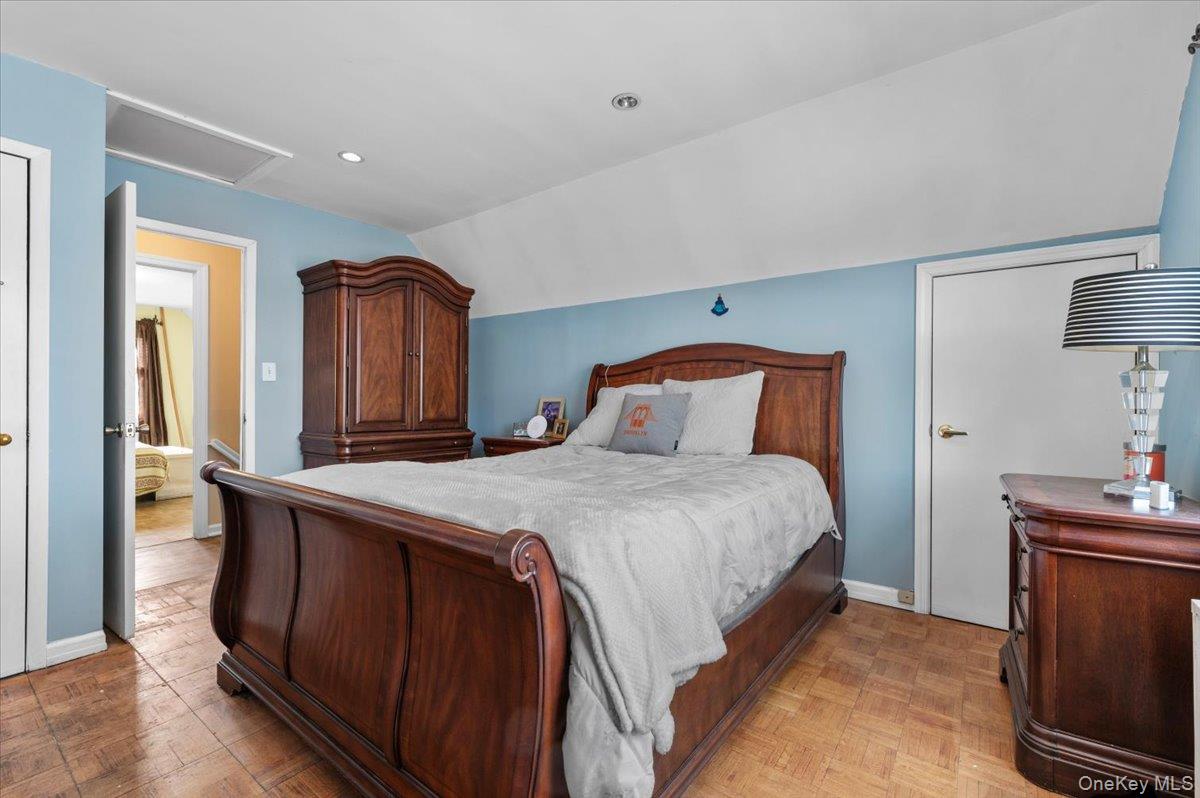 #20 photo, 33 McKee Street, Floral Park , NY 11001