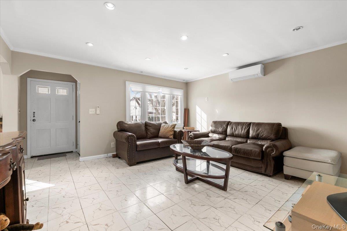 #7 photo, 33 McKee Street, Floral Park , NY 11001