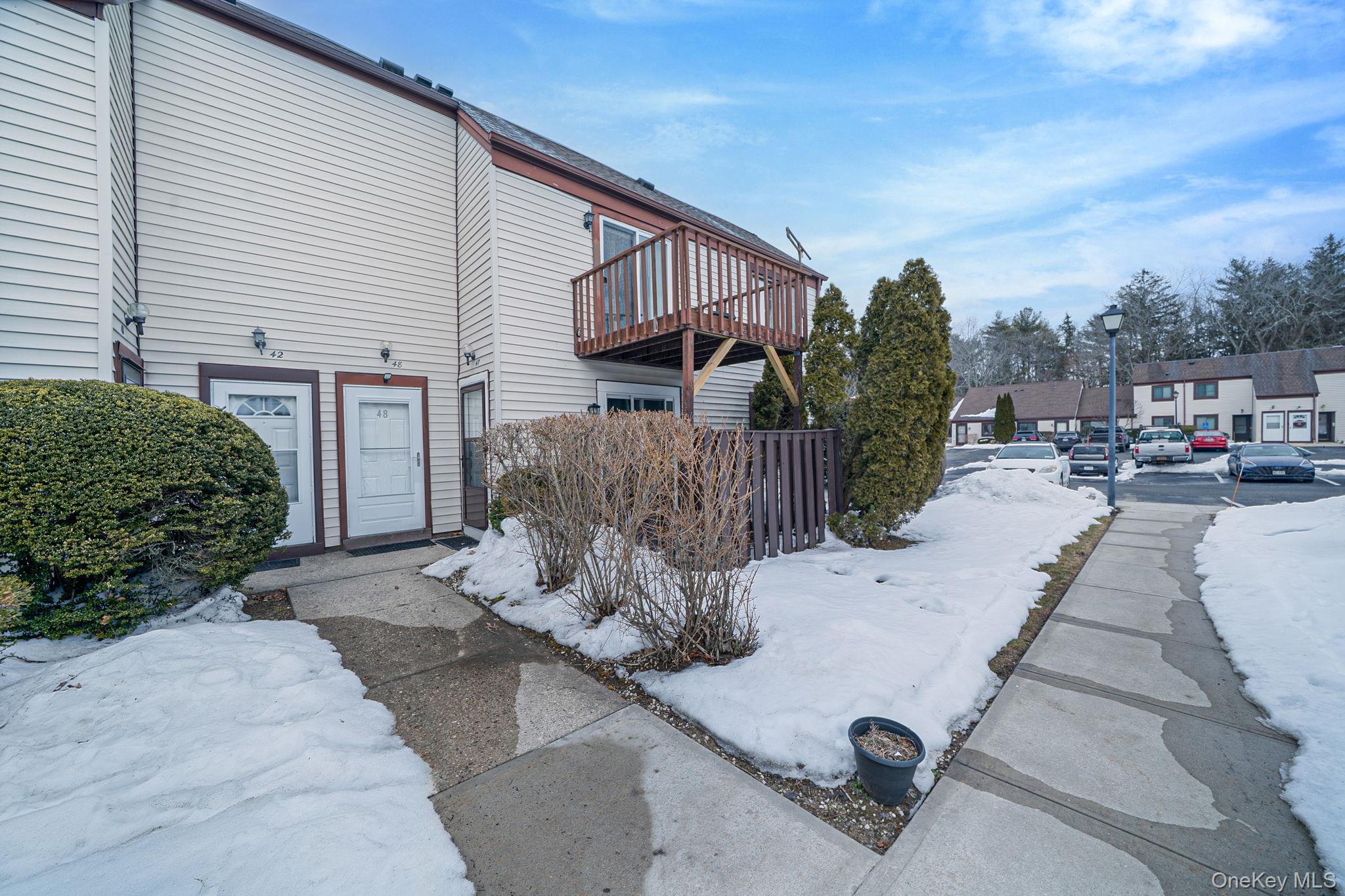 #4 photo, 42 Monet Court, Middle Island , NY 11953