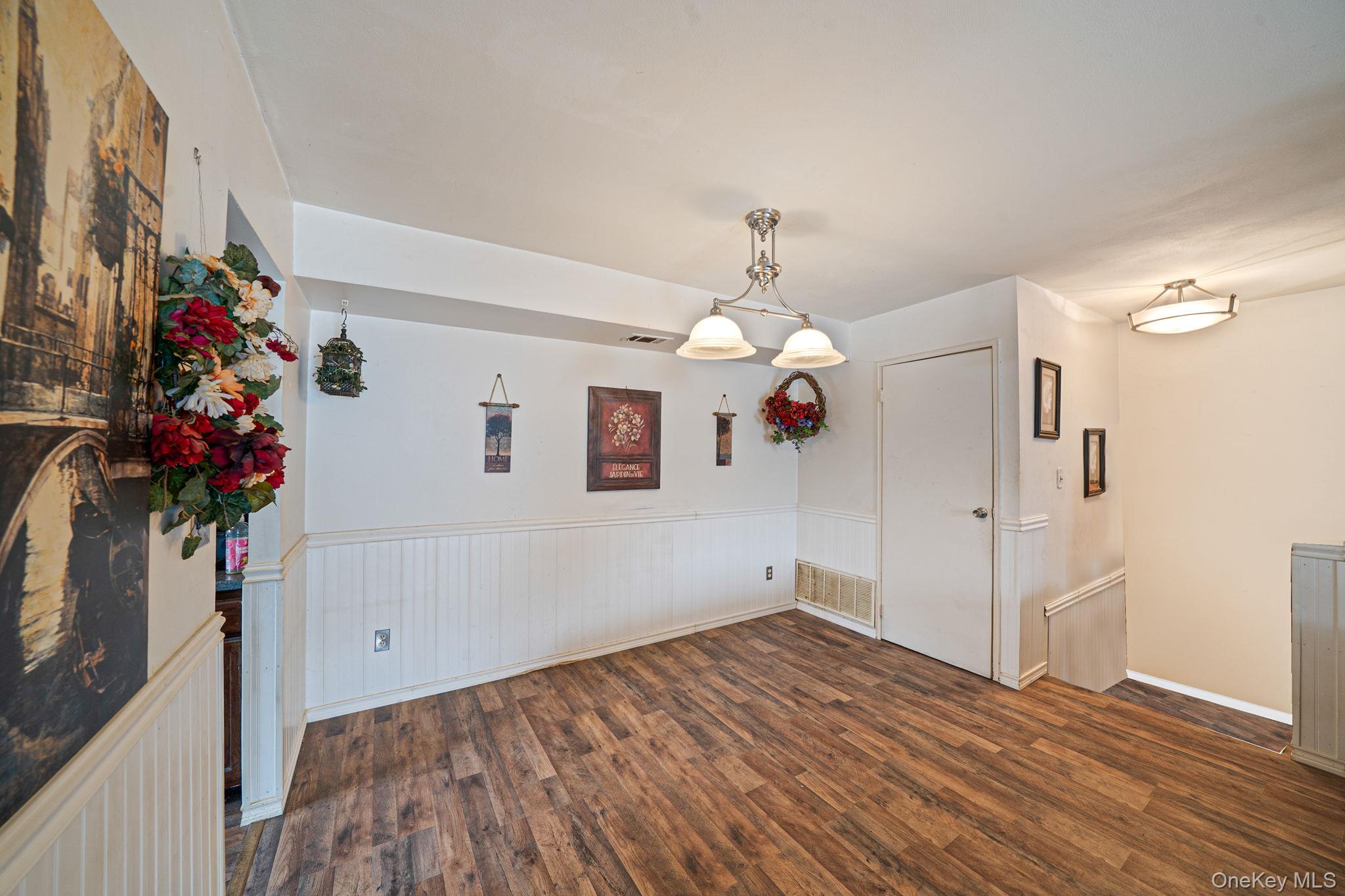 #9 photo, 42 Monet Court, Middle Island , NY 11953