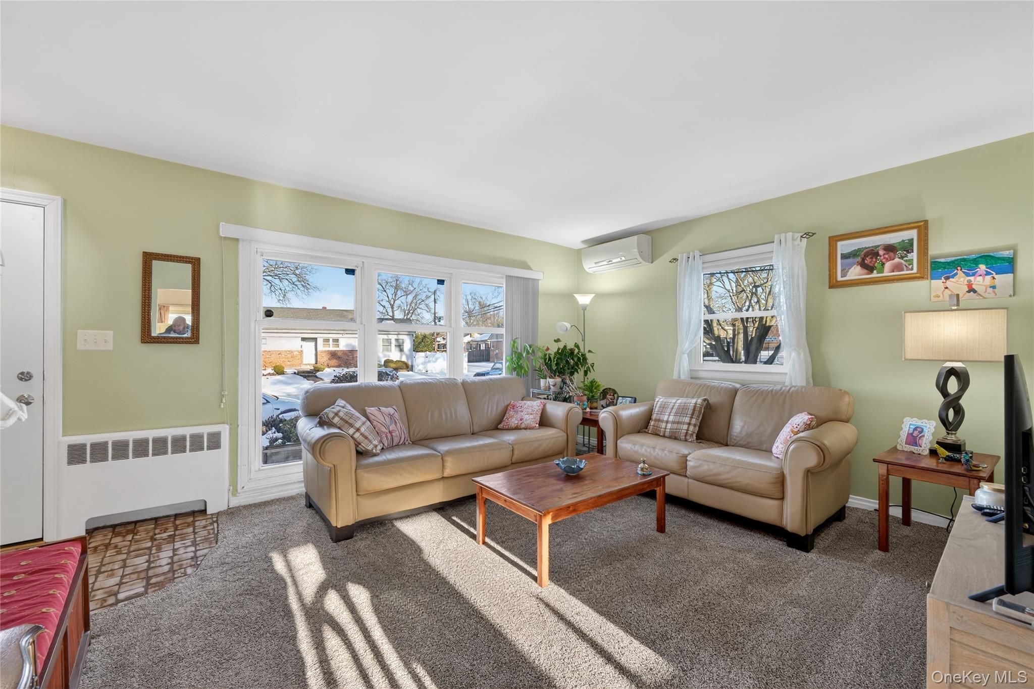 #7 photo, 59 Holly Road, Hewlett , NY 11557