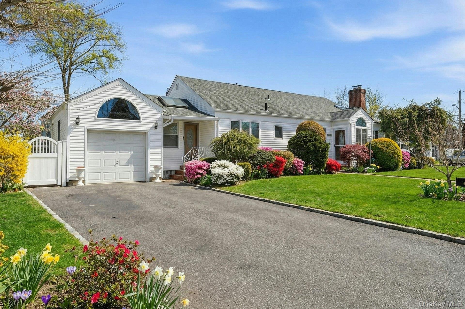 #2 photo, 1461 Briard Street, Wantagh , NY 11793