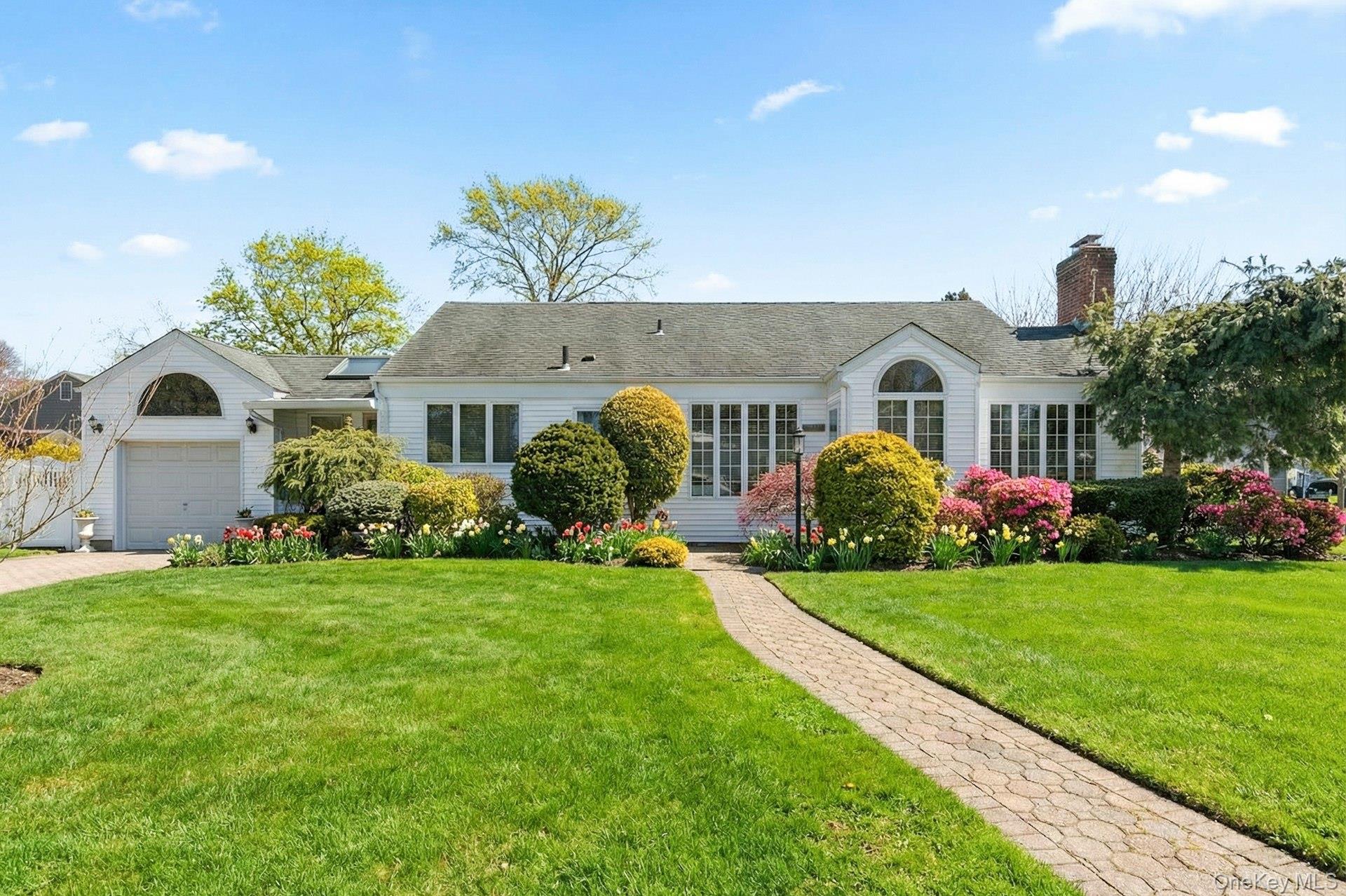 #3 photo, 1461 Briard Street, Wantagh , NY 11793