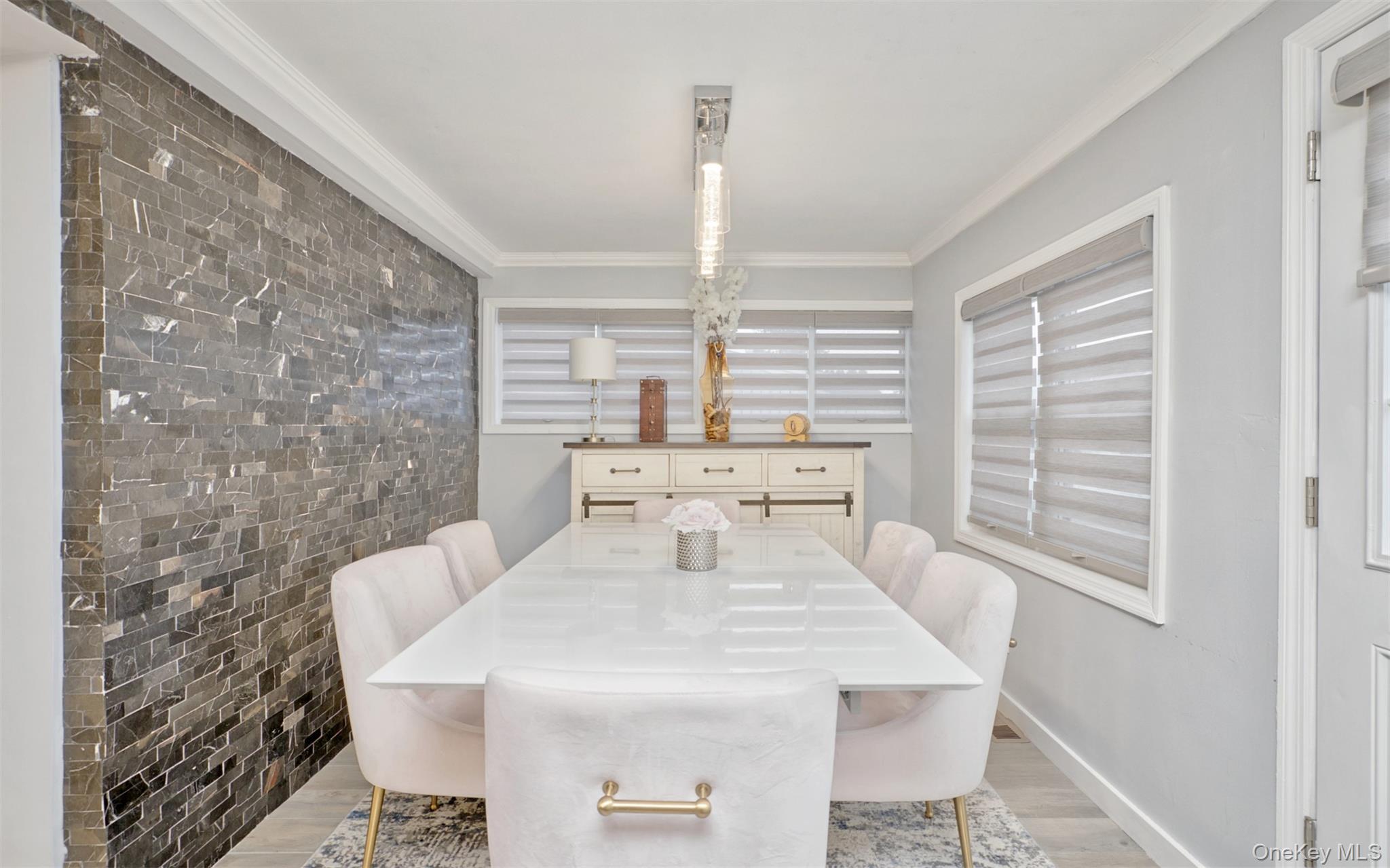 #8 photo, 383 White Road, Mineola , NY 11501