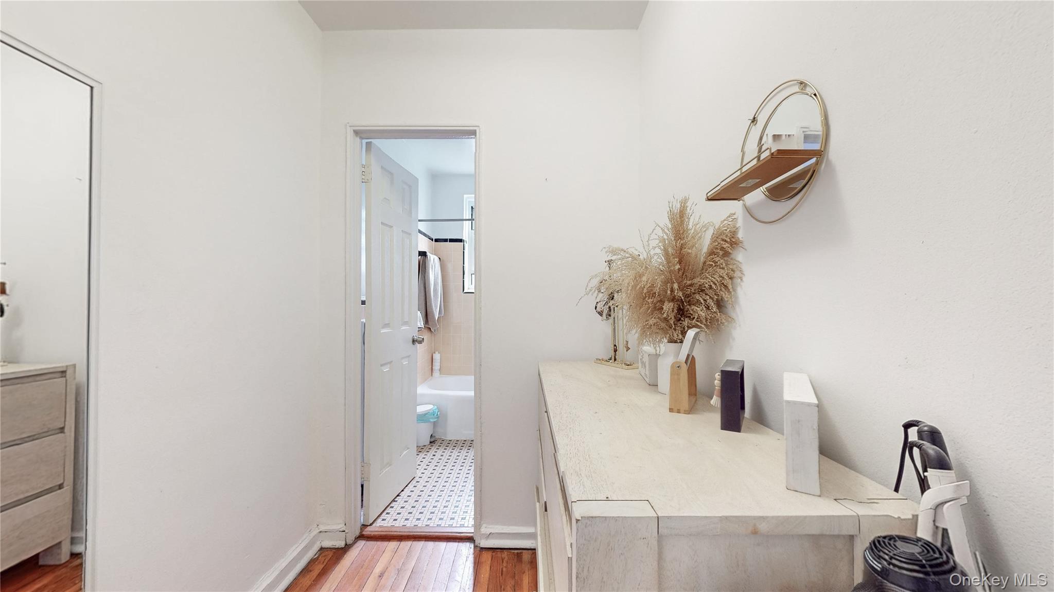 #17 photo, 105-25 64th Avenue, Forest Hills , NY 11375