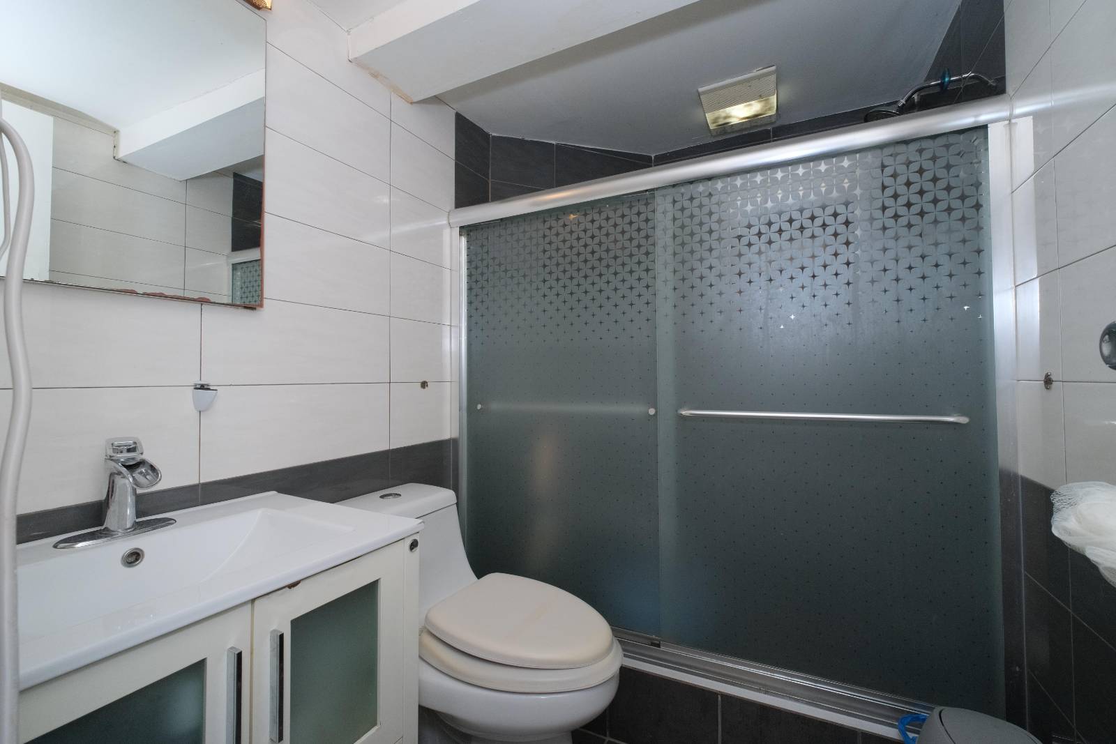 #17 photo, 2758 East 26th St., Sheepshead Bay , NY 11235