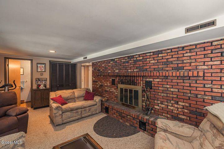 #21 photo, 32 Albea Dr., Hagaman , NY 12010