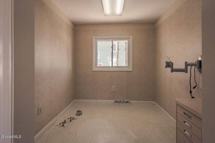 #11 photo, 8 Medical Arts Lane, Saratoga Springs , NY 12866