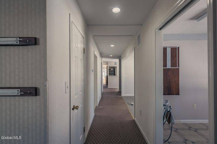 #19 photo, 8 Medical Arts Lane, Saratoga Springs , NY 12866