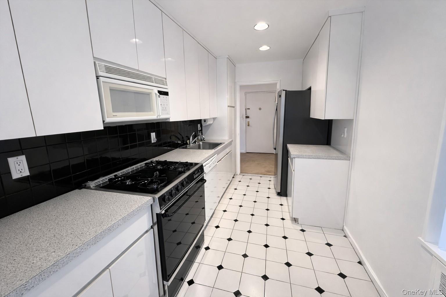 #8 photo, 209-25 18th Avenue, Bayside , NY 11360