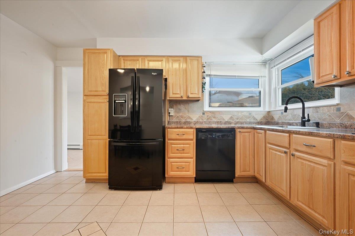 #17 photo, 3 Adrienne Court, Hauppauge , NY 11788