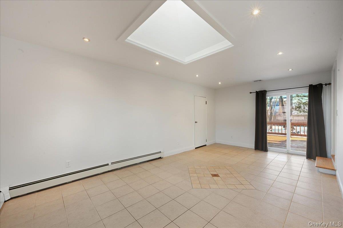 #5 photo, 3 Adrienne Court, Hauppauge , NY 11788