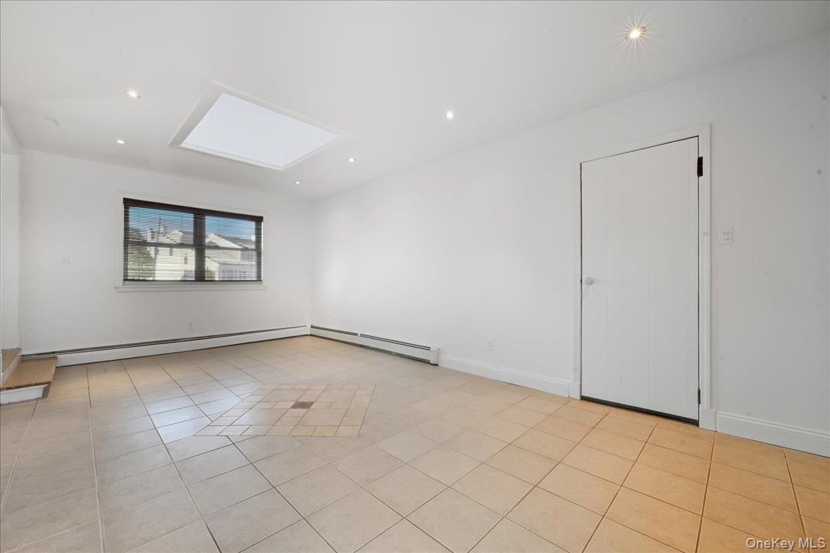 #7 photo, 3 Adrienne Court, Hauppauge , NY 11788