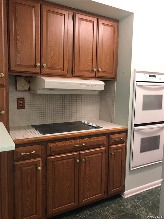 #7 photo, 35 Oxford Road, New Windsor , NY 12553