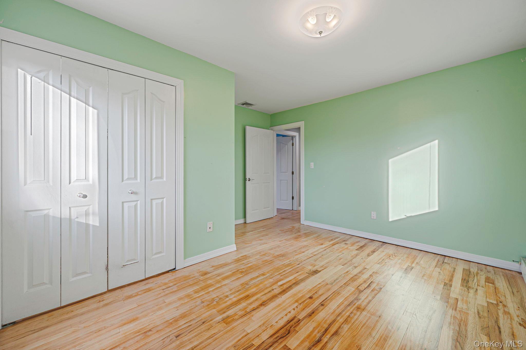 #18 photo, 1616 Madison Avenue, West Islip , NY 11795