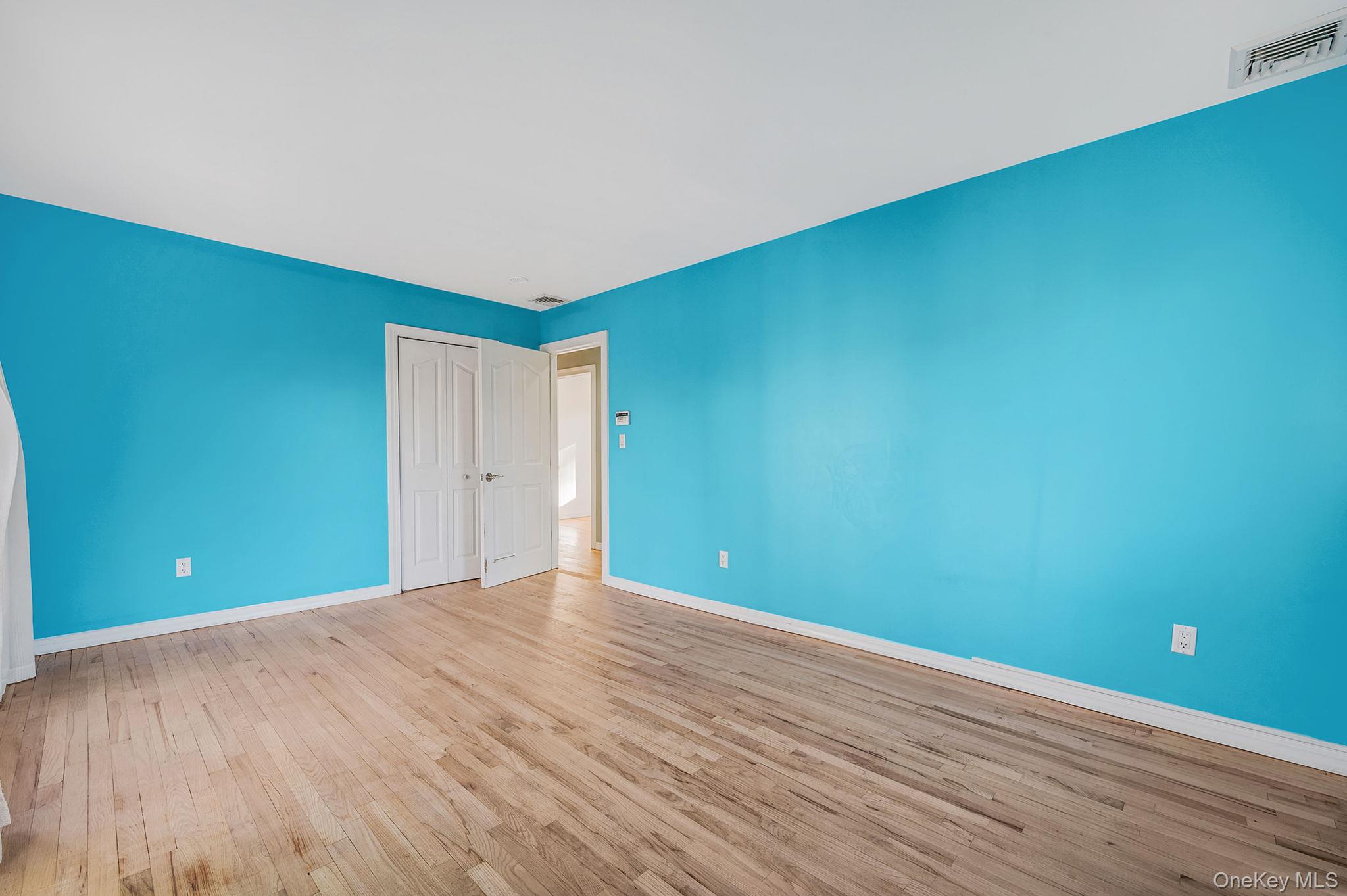 #20 photo, 1616 Madison Avenue, West Islip , NY 11795