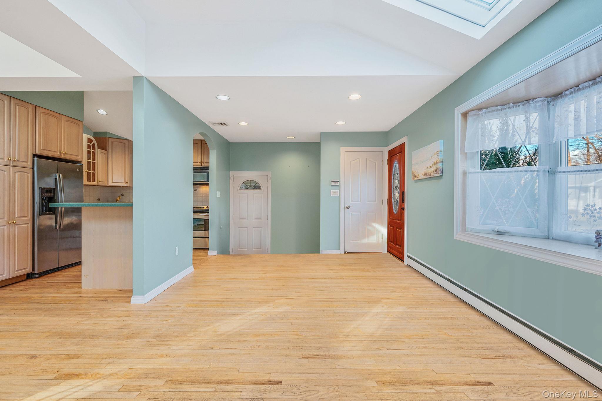 #6 photo, 1616 Madison Avenue, West Islip , NY 11795