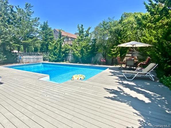 #2 photo, 16 Osceola Lane, Southampton , NY 11968