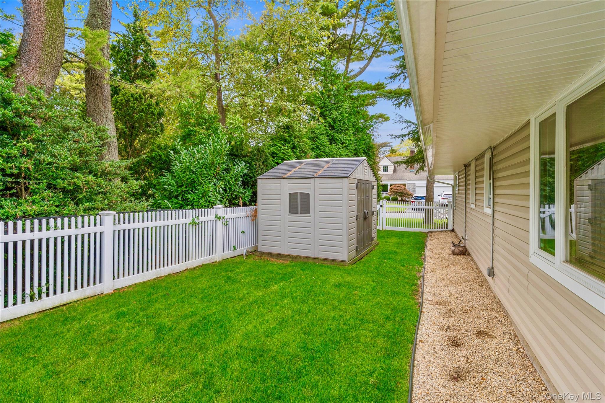 #11 photo, 262 Channon Road, Hewlett , NY 11557