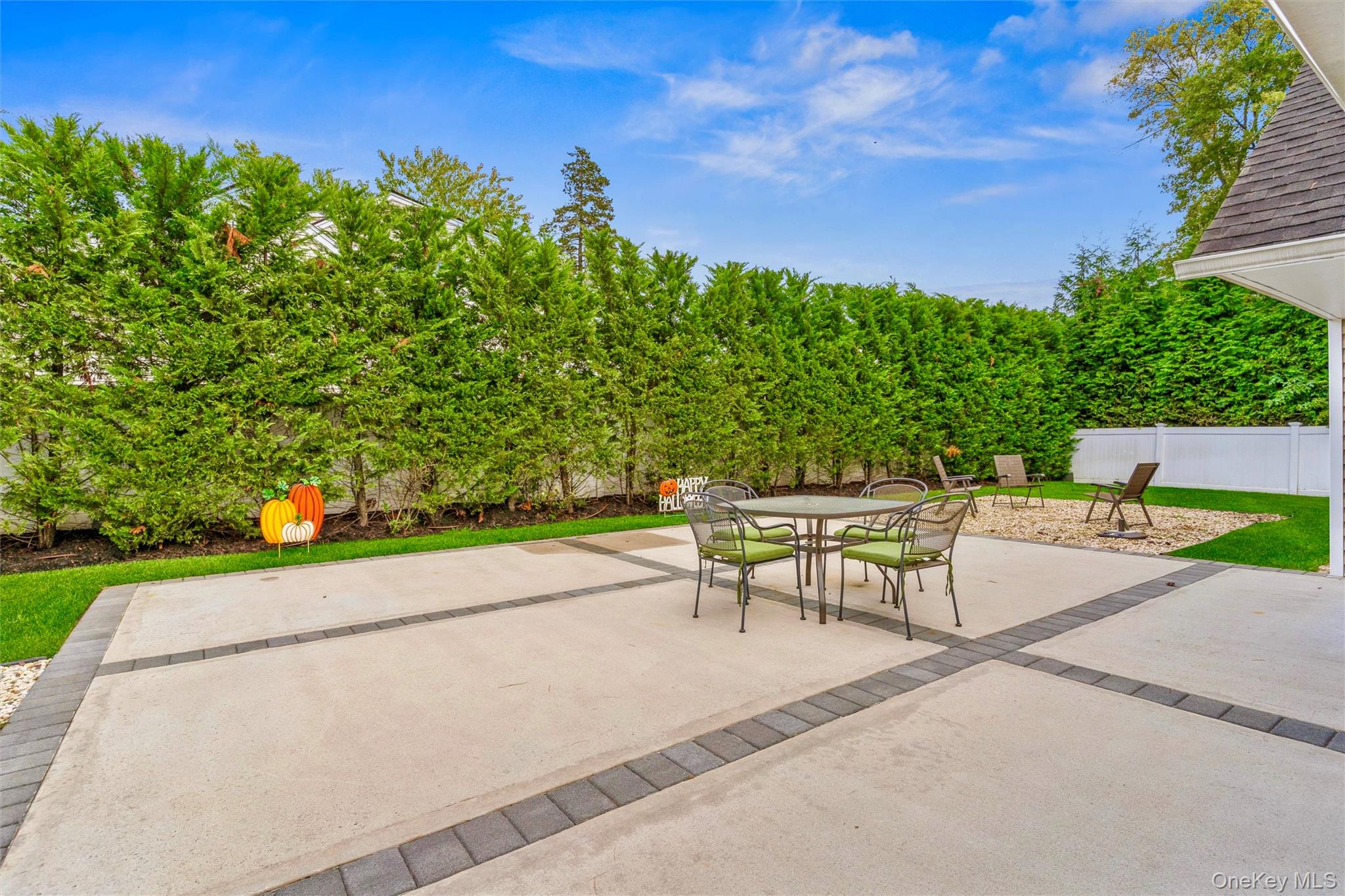 #13 photo, 262 Channon Road, Hewlett , NY 11557