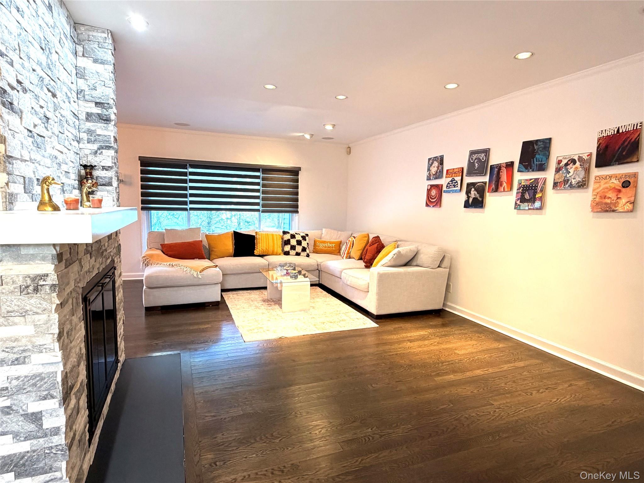 #14 photo, 262 Channon Road, Hewlett , NY 11557