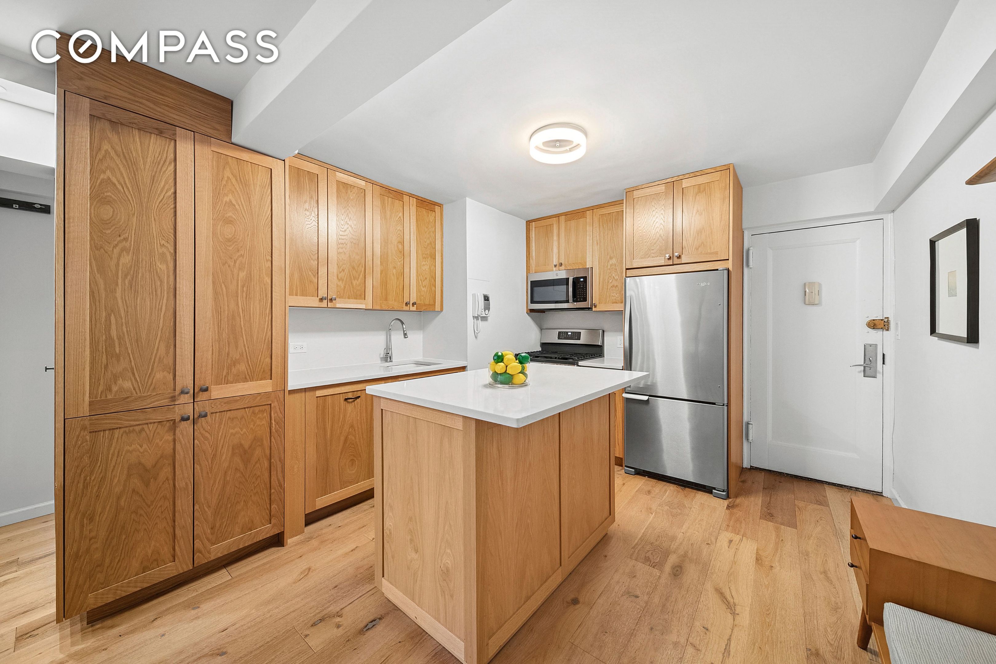 #1 photo, 54 W 16th Street, 맨해튼 Flatiron , NY 10011