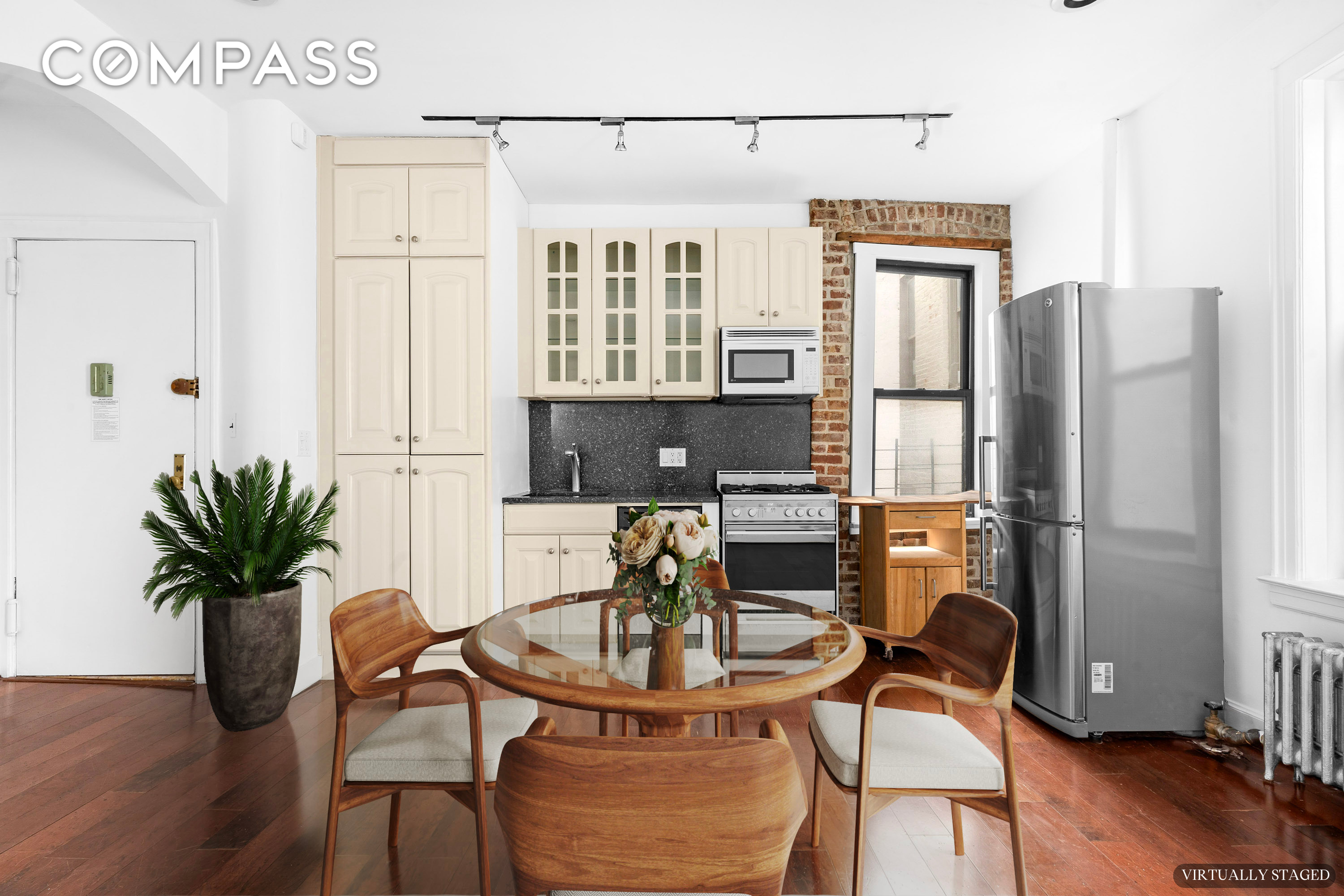 #8 photo, 199 E 7th Street, East Village , NY 10009