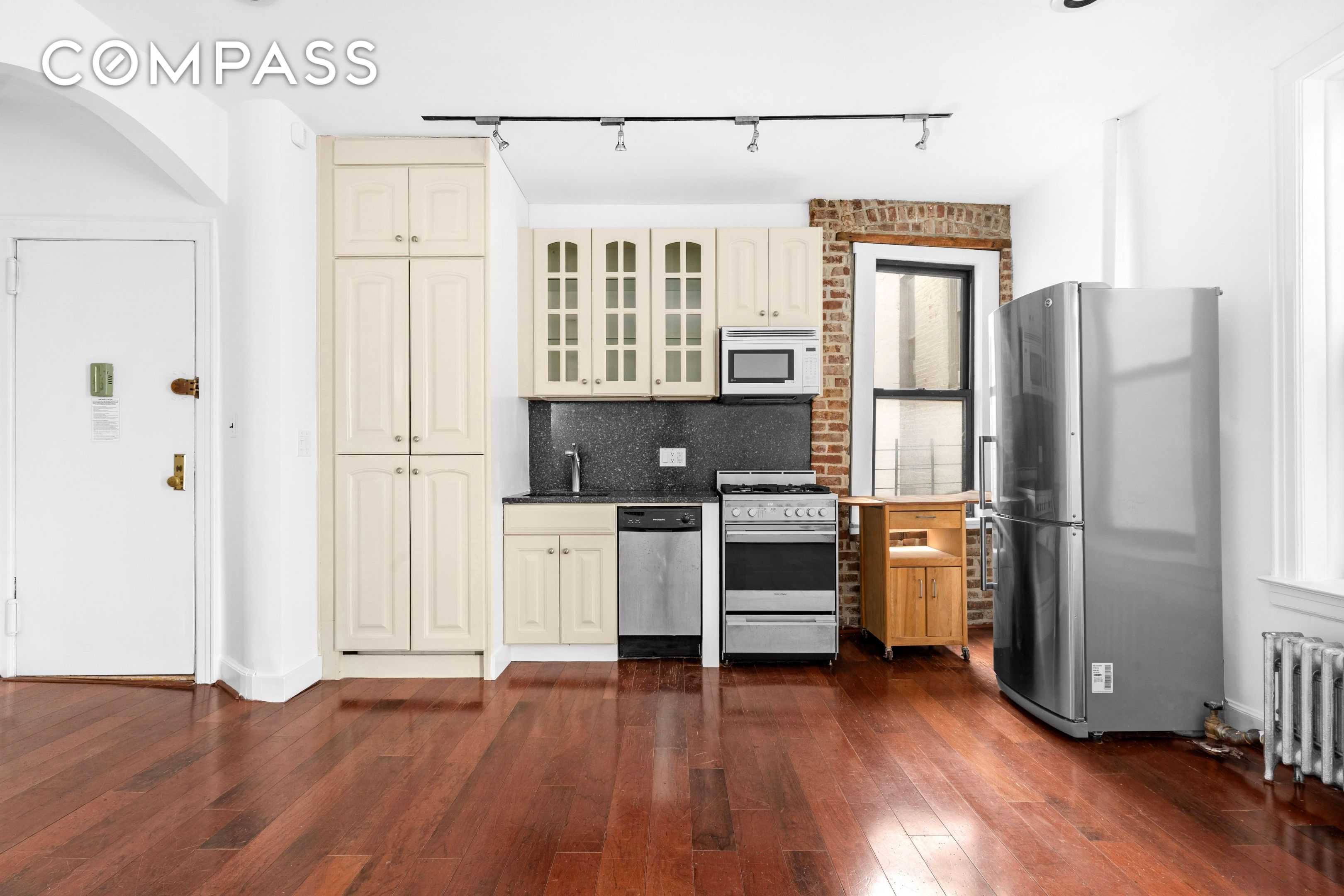 #9 photo, 199 E 7th Street, East Village , NY 10009