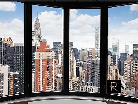 #7 photo, 330 E 38th Street, Murray Hill , NY 10016