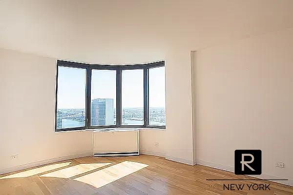 #9 photo, 330 E 38th Street, Murray Hill , NY 10016