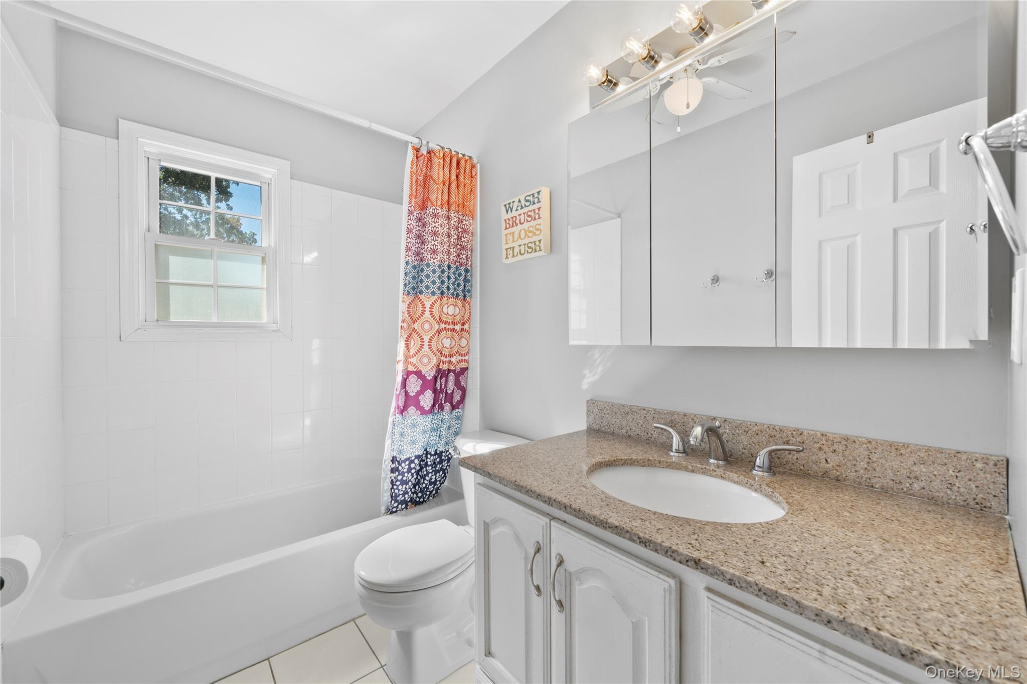 #20 photo, 231 46th Street, מחוז סאפוק Lindenhurst , NY 11757