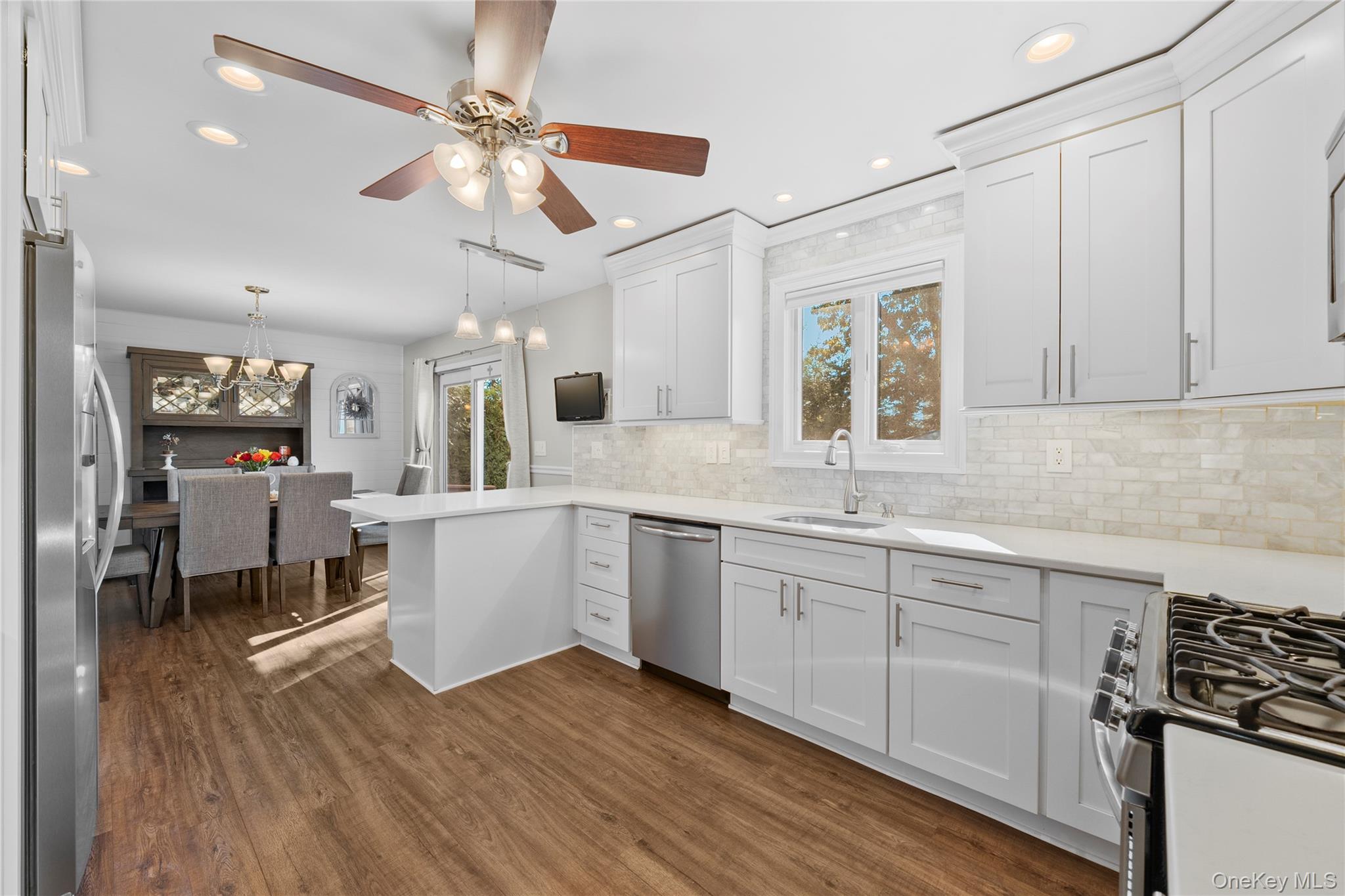 #4 photo, 231 46th Street, מחוז סאפוק Lindenhurst , NY 11757