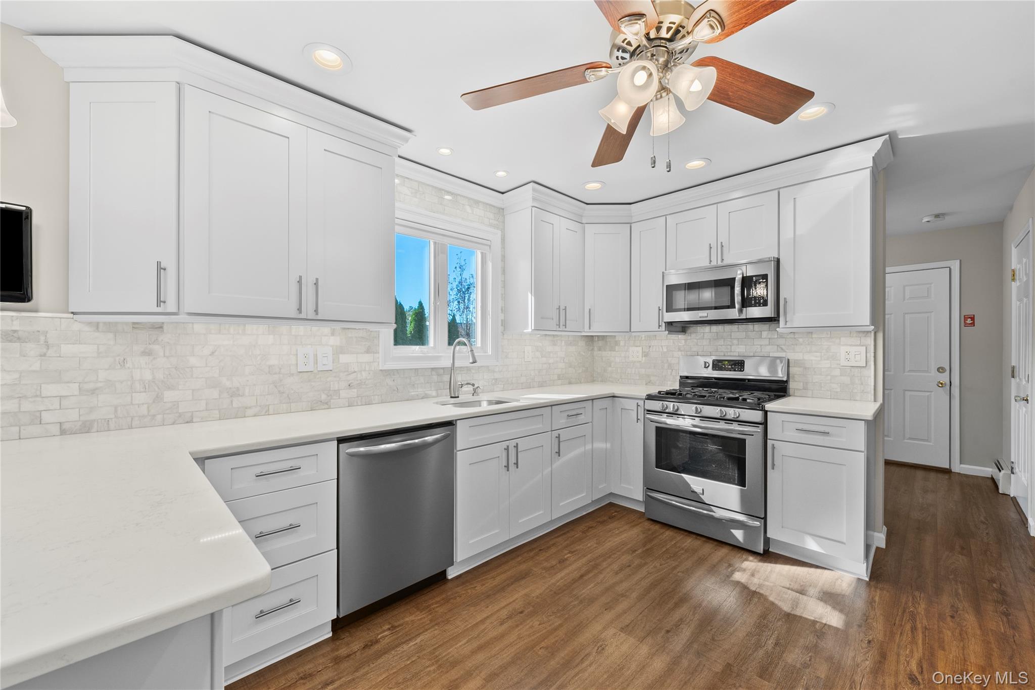 #5 photo, 231 46th Street, מחוז סאפוק Lindenhurst , NY 11757