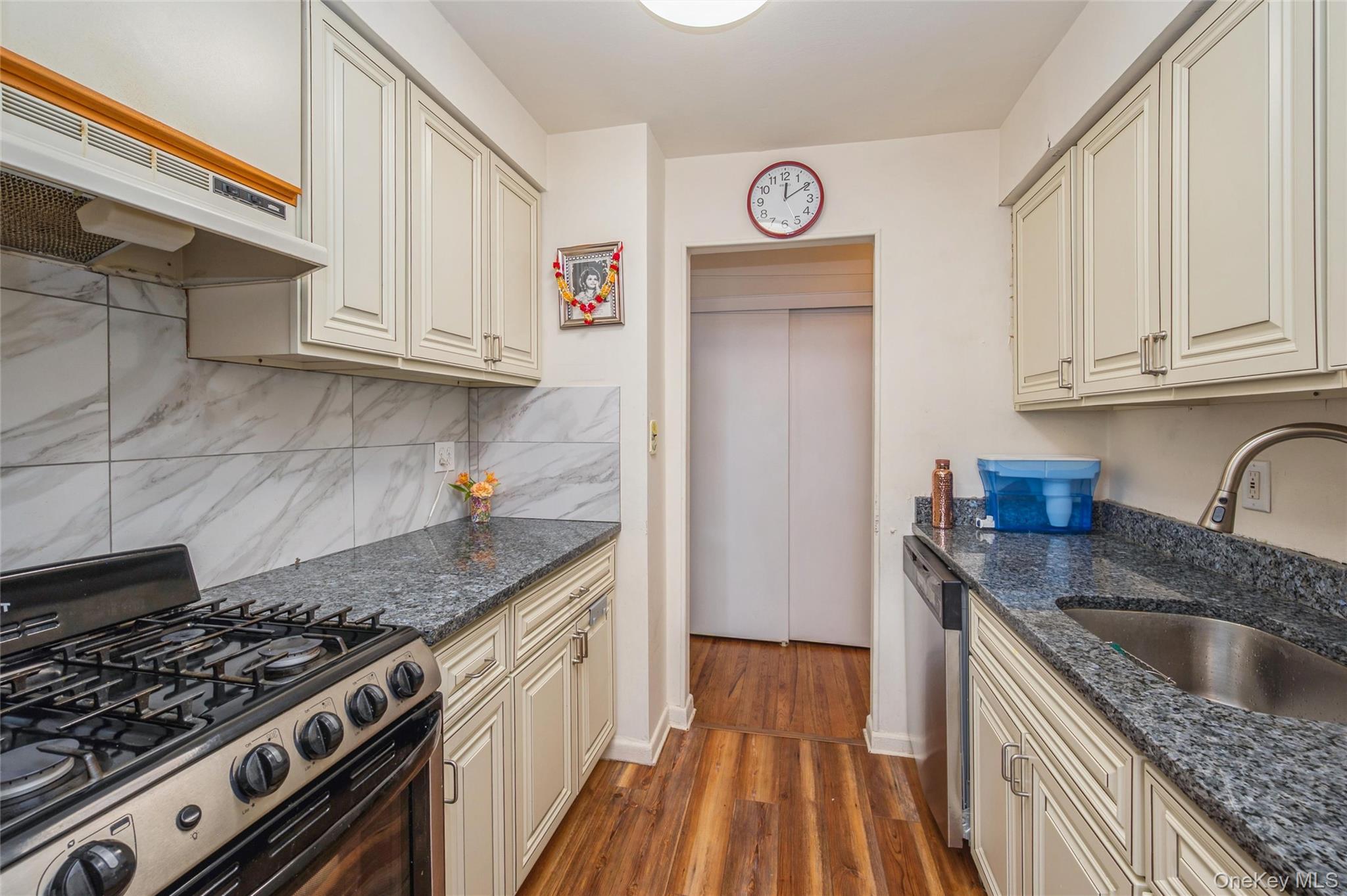 #8 photo, 216 Fulton Street, Farmingdale , NY 11735